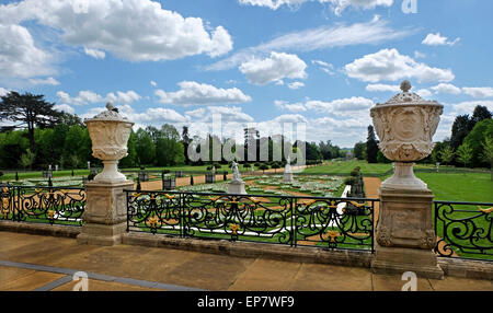 I Giardini alla francese a strappare Mansion e Park, Silsoe, Luton, Bedfordshire, Regno Unito. Foto Stock