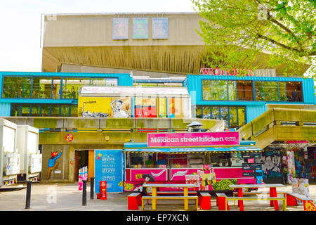 Strada messicana cucina accanto al Teatro Nazionale - South Bank - Londra Foto Stock