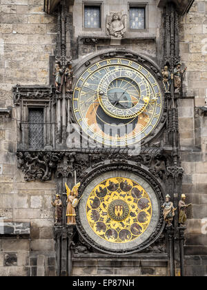 Orologio astronomico sul Municipio della Città Vecchia di Praga, Chech Repubblica Foto Stock