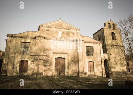 Roscigno è molto piccolo e pittoresco villaggio abbandonato in provincia di Salerno in Italia Foto Stock