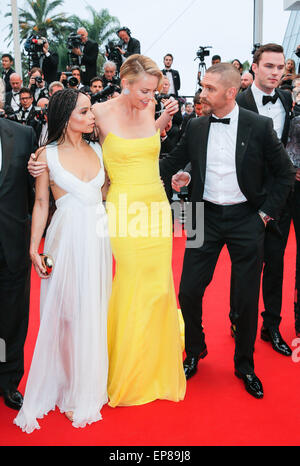 Cannes, Francia. 14 Maggio, 2015. Nicholas Hoult, Zoe Kravitz, Charlize Theron, Tom Hardy attori Mad Max: Fury Road, Premiere 68 Th Cannes Film Festival Cannes, Francia 14 maggio 2015 Dit77945 Credito: Allstar Picture Library/Alamy Live News Foto Stock