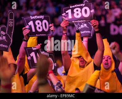 Brighton, Regno Unito. 14 Maggio, 2015. Betway Premier League Freccette. Giornata 15. Freccette di ventilatori in 2015 Premier League Freccette. Credito: Azione Sport Plus/Alamy Live News Foto Stock