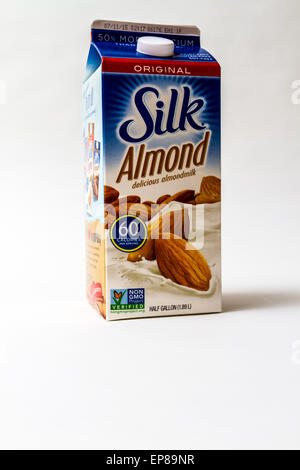 Un mezzo gallone contenitore di seta di latte di mandorle Foto Stock