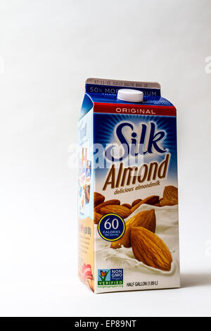 Un mezzo gallone contenitore di seta di latte di mandorle Foto Stock