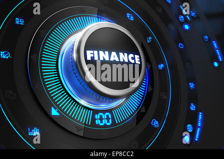 Finanza Controller su nero Console di comando con retroilluminazione blu. Miglioramento, regolamento, il controllo o la gestione del concetto. Foto Stock