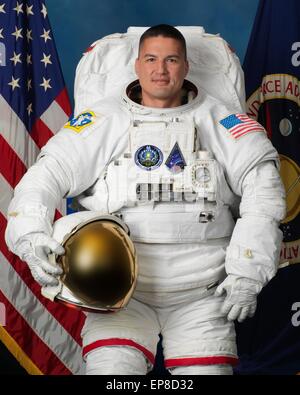 Stazione Spaziale Internazionale Expedition 44 astronauta della NASA Kjell Lindgren ritratto ufficiale. indossa la UEM tuta spaziale il suo Maggio 27, 2014 in Star City, Russia. Foto Stock