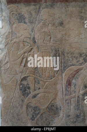 Frammento della stele di marmo (grave marker) di un oplita (piede soldato). Greco, soffitta, ca. 525-515 A.C. Foto Stock