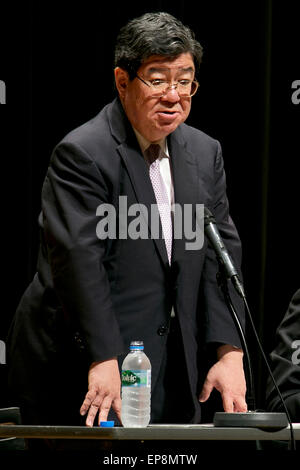 Kazuhisa Shibuya, vice capo coordinatore nazionale parla durante un briefing circa lo status del TPP il 15 maggio 2015, Tokyo, Giappone. Circa 500 persone hanno partecipato a una riunione per ascoltare il governo giapponese task force spiegare lo stato del Giappone della partecipazione al partenariato Trans-Pacific (TPP). © Rodrigo Reyes Marin/AFLO/Alamy Live News Foto Stock