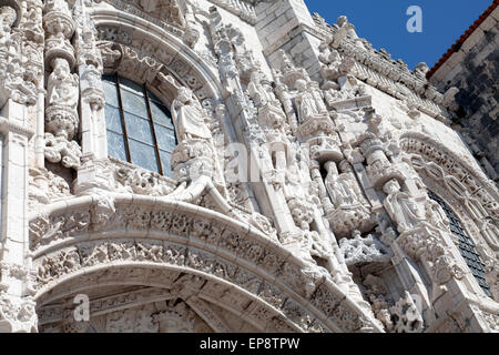 Il Monastero di Jeronimos sulla Praca Imperio in Belem - Lisbona, Portogallo Foto Stock