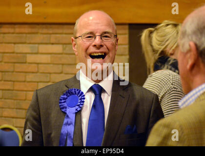 Peter Heaton-Jones Tory membro conservatore del Parlamento per North Devon vincitore delle elezioni generali il 7 maggio 2015 a dichiarazione Foto Stock