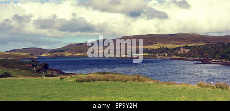 Vista del castello di Dunvegan in Scozia Foto Stock