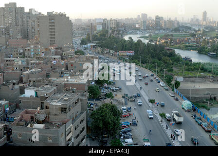 Affacciato su Giza Cairo Egitto Foto Stock
