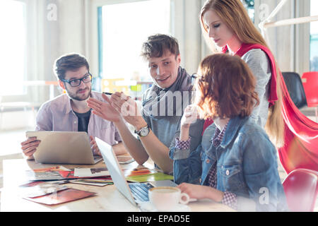 Creative persone business Sale riunioni Sala conferenze Foto Stock