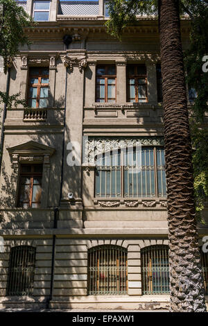 Particolare della facciata laterale, cileno il Museo Nazionale delle Belle Arti (Museo Nacional de Bellas Artes o MNBA), Santiago del Cile Foto Stock