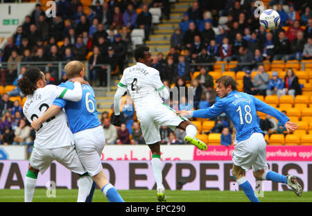 Perth, Scozia. 15 Maggio, 2015. Premiership scozzese. St Johnstone versus celtico. Efe Ambrogio anse una testata verso il traguardo Credito: Azione Sport Plus/Alamy Live News Foto Stock