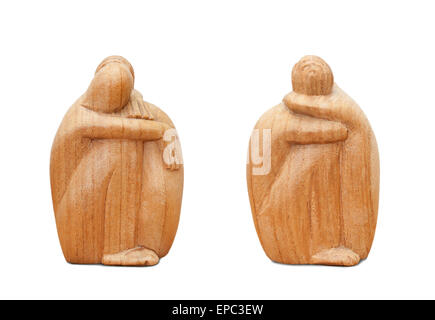 Due paesi africani statuetta di legno su sfondo bianco. Foto Stock