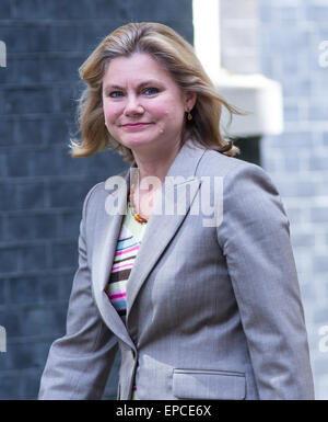 Justine Greening,il Segretario di Stato per lo sviluppo internazionale,arriva al numero 10 di Downing Street per una riunione del gabinetto Foto Stock