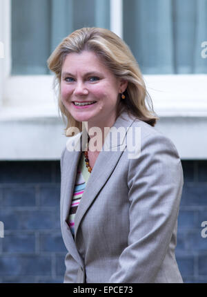 Justine Greening,il Segretario di Stato per lo sviluppo internazionale,arriva al numero 10 di Downing Street per una riunione del gabinetto Foto Stock