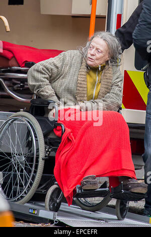 Maggie Smith per filmare la Signora nel furgone dotato di Maggie Smith Dove: Londra, Regno Unito quando: 11 Nov 2014 Credit: WENN.com Foto Stock