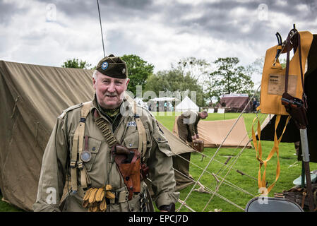 Tempio Cressing Essex, UK. 16 Maggio, 2015. Un militare di re-enactor a "Tempio in guerra" una due giorni di militari e Vintage spettacolo basato nel sud-est dell'Inghilterra. Credito: Gordon Scammell/Alamy Live News. Foto Stock