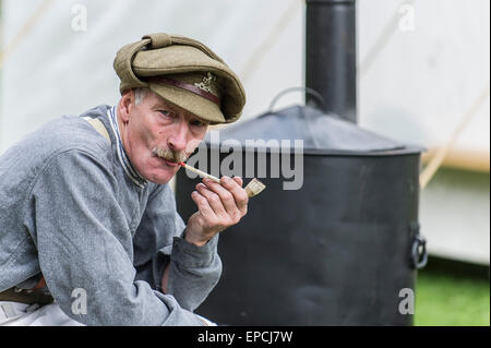 Tempio Cressing Essex, UK. 16 Maggio, 2015. Un militare di re-enactor a "Tempio in guerra" una due giorni di militari e Vintage spettacolo basato nel sud-est dell'Inghilterra. Credito: Gordon Scammell/Alamy Live News. Foto Stock