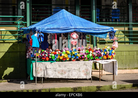 Commerciante in stallo, Market Street, Saint John's, Antigua Foto Stock