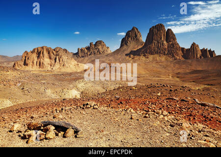 Rocce nel deserto del Sahara, Hogar montagne, Algeria Foto Stock