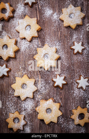 Biscotti a forma di stella non solo per il Natale Foto Stock