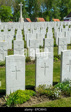 Hooge cratere cimitero militare Foto Stock