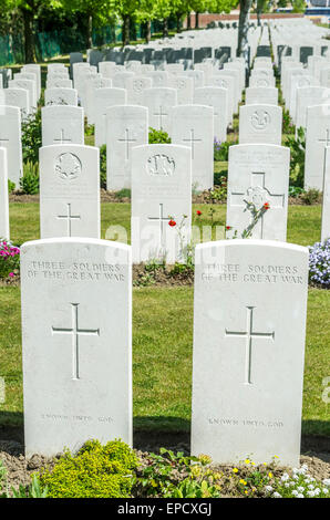 Hooge cratere cimitero militare Foto Stock