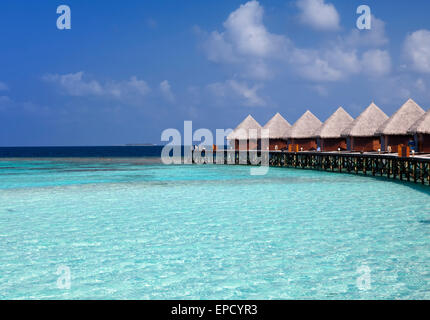 Case su palafitte sul mare. Maldive. Foto Stock