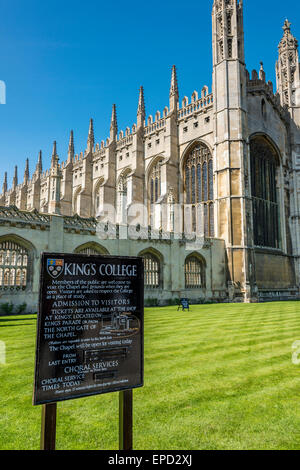 La parte anteriore del King's College, tra cui la famosa cappella. King è uno dei College di Cambridge University. Foto Stock