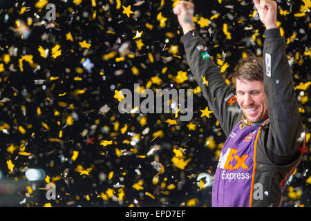 Concord, North Carolina, Stati Uniti d'America. 16 Maggio, 2015. Denny Hamlin (11) vince la Sprint All-Star gara a Charlotte Motor Speedway in concordia, NC. Credito: csm/Alamy Live News Foto Stock