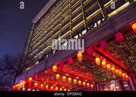 Ingresso del waldorf astoria hotel di notte a Beijing in Cina Foto Stock