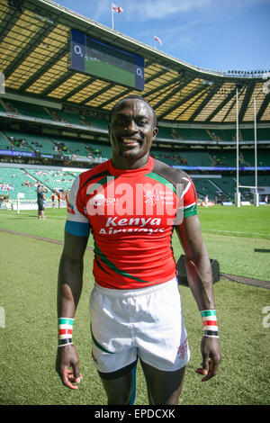 Londra, Regno Unito. Il 17 maggio 2015. Collins Injera's dopo aver segnato il suo duecentesimo Rugby World Series provare durante il Marriott London Sevens a Twickenham il match contro il Giappone. Kenya battere il Giappone 24 - 12. Credito: Elsie Kibue/Alamy Live News Foto Stock