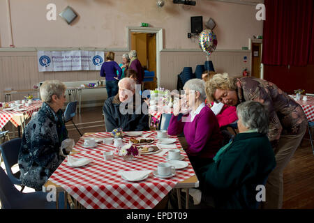 La Scozia, West Kilbride. Elezioni generali 2015.Le donne per l'indipendenza libera cafe per gli elettori di centro comunitario. Foto Stock