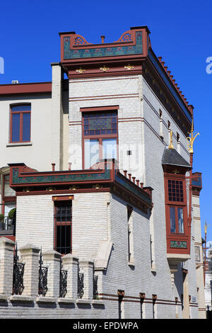 Dettaglio dell'autunno casa (una delle quattro stagioni) in stile Art Nouveau a Zurenborg ad Anversa, in Belgio Foto Stock