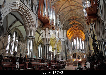 La navata centrale nella cattedrale di Worcester, Worcester, Worcestershire, Regno Unito. Foto Stock