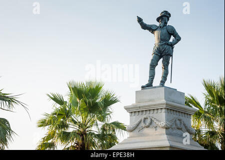 Ponce de Leon statua vicino al lungomare nel centro storico di Sant Agostino, Florida, Stati Uniti d'America. Foto Stock