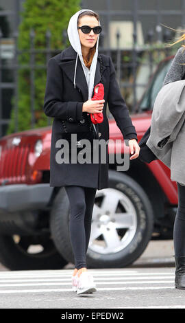 Alexa Chung fuori a New York con: Alexa Chung dove: New York, Stati Uniti quando: 12 Nov 2014 Foto Stock