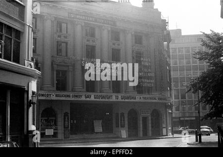 Vista esterna del St Martins Theatre nel West Street, Londra circa 1971. Foto Stock
