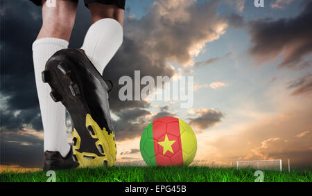 Immagine composita di scarpa da calcio calci Camerun sfera Foto Stock