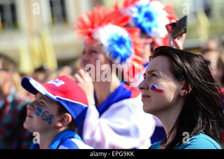 Maggio 17, 2015 Praga nella Repubblica Ceca. Ventole ceca in piazza della Città Vecchia durante il campionato di hockey su ghiaccio. Maggio 17, 2015 Praga In Cz Foto Stock