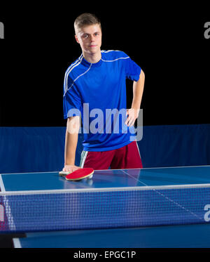 Giovane uomo ping-pong player (isolato ver) Foto Stock