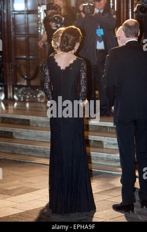 Royal Variety Performance tenutasi al Teatro Palladium - Arrivi con: Catherine,la Duchessa di Cambridge,il principe William,il Duca di Cambridge dove: Londra, Regno Unito quando: 13 Nov 2014 Credit: Daniel Deme/WENN.com Foto Stock