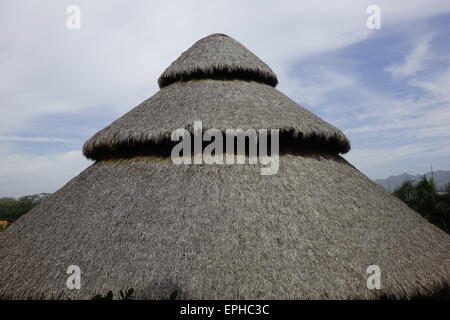 Multilivello tetto di paglia Foto Stock