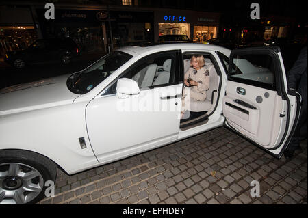 "All'interno di Rolls-Royce' Exhibition - anteprima VIP tenutosi presso la Saatchi Gallery offre: Sienna Miller dove: Londra, Regno Unito quando: 13 Nov 2014 Credit: Daniel Deme/WENN.com Foto Stock