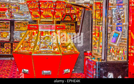 Slot machine sala giochi Foto Stock