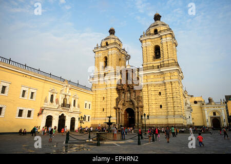 La Iglesia de San Francisco chiesa, patrimonio mondiale dell UNESCO, Lima, Peru Foto Stock