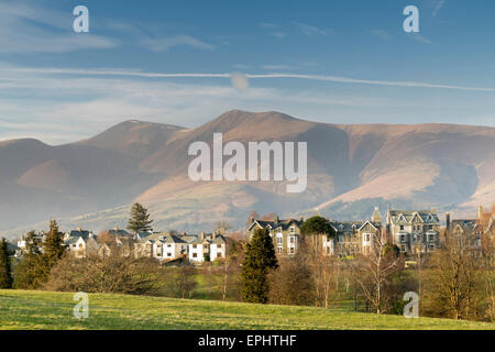 Keswick, Skiddaw presso il lago Derwent Water Cumbria, Inghilterra Foto Stock